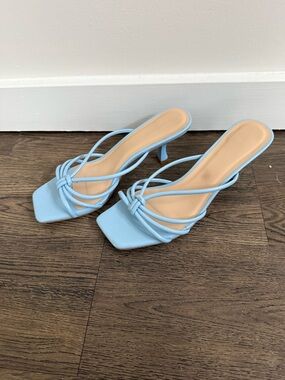 Women’s Strappy Knot Slide Kitten Heels in Light Blue